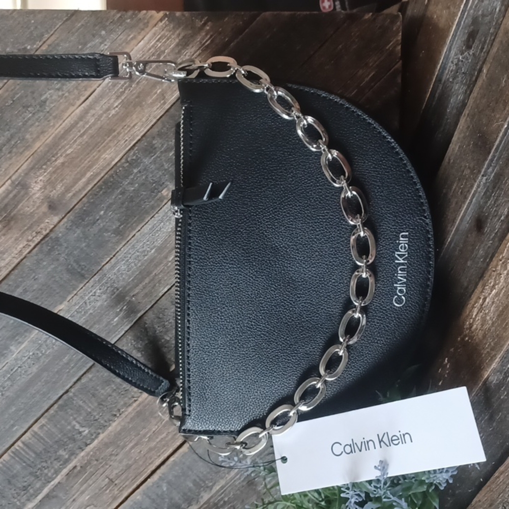 CALVING KLEIN CROSBODY🥰